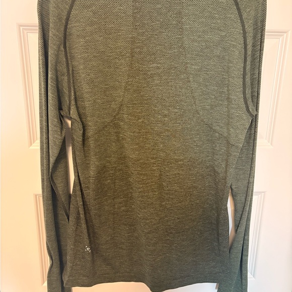 Lululemon Olive Green Long Sleeve Men's Shirt - Picture 3 of 3